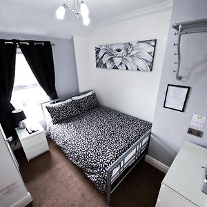 Small Double Room Ensuite